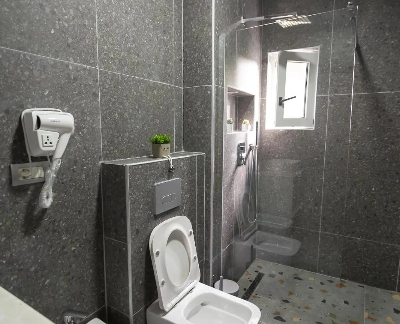 Melnaz Home Korcza Albania